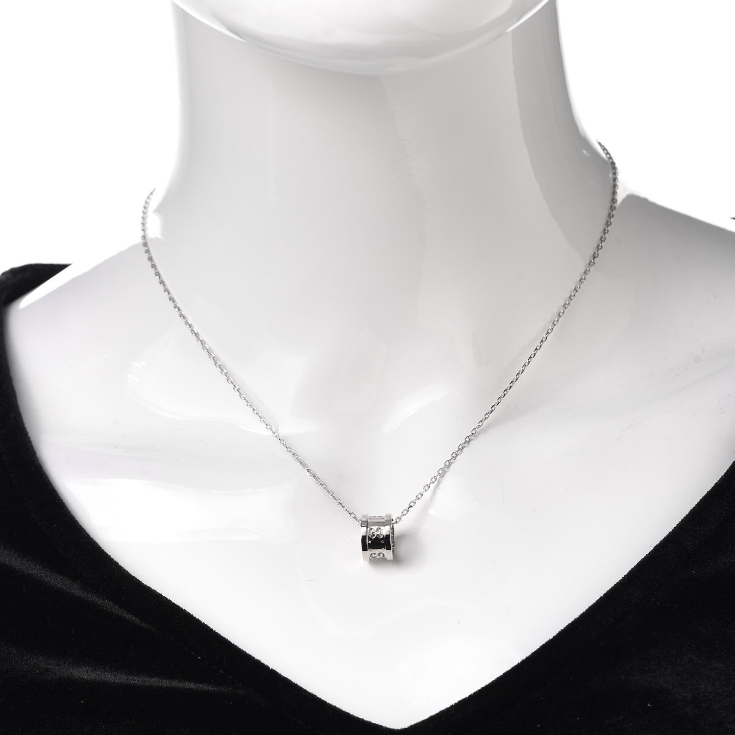 Gucci 18K White Gold Icon Twirl Pendant Necklace 2 of 4
