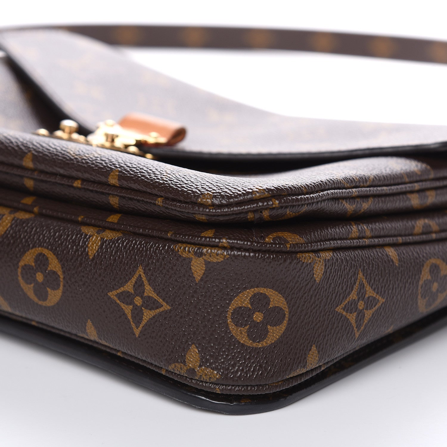 Louis Vuitton Monogram Pochette Metis 8 of 18