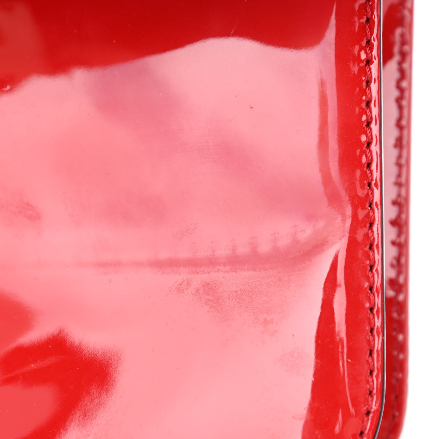 Patent Monochrome Medium Glam Lock Rockstud Flap Rosso Valentino