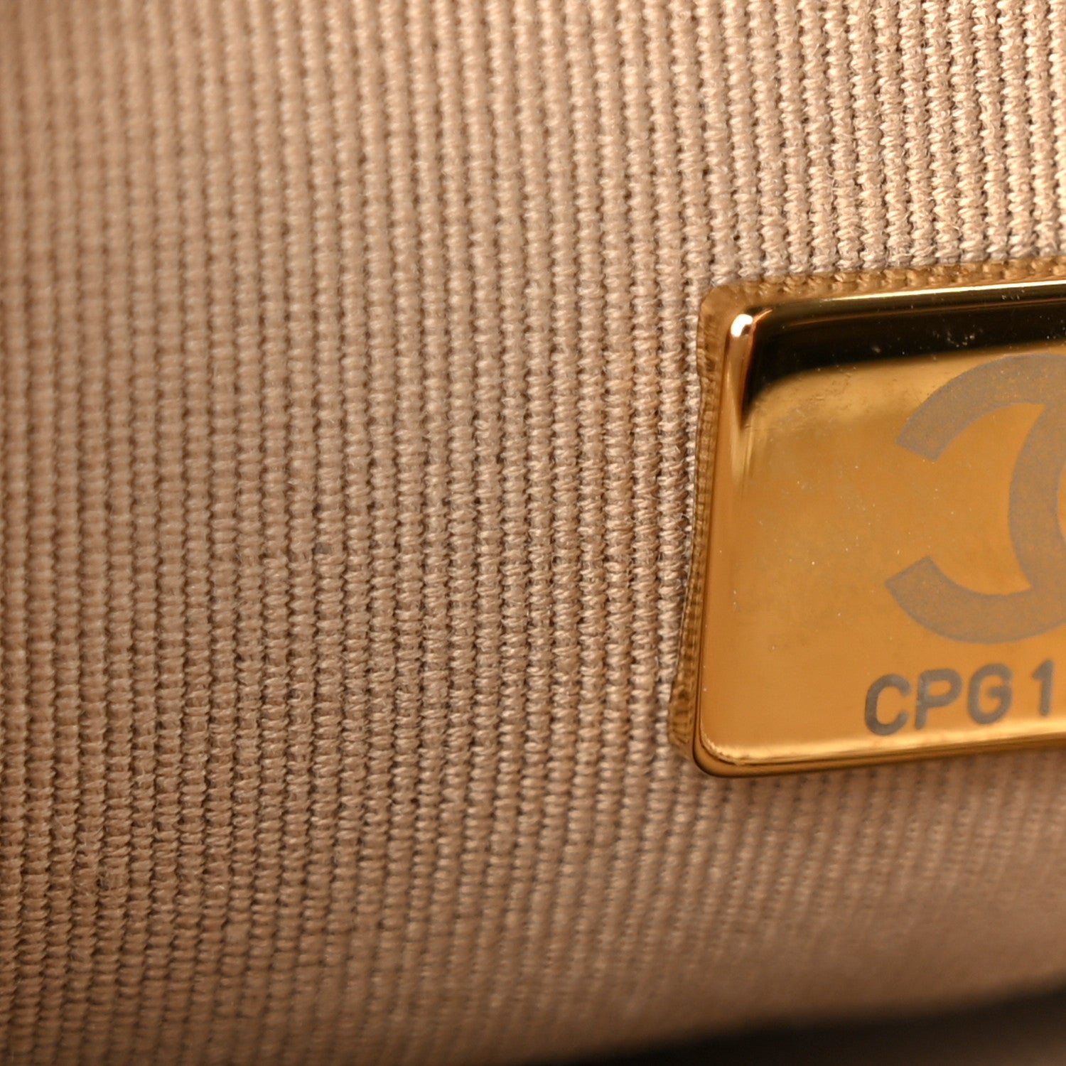 【ママン2121様】レ シーニュ ドゥ シャネル #997 Chanel Shiny Calfskin Quilted Suede Goatskin Mini Messenger Beige