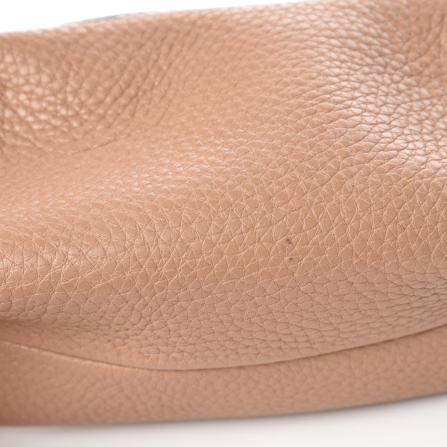 Pebbled Calfskin Soho Small Cosmetic Case Camelia