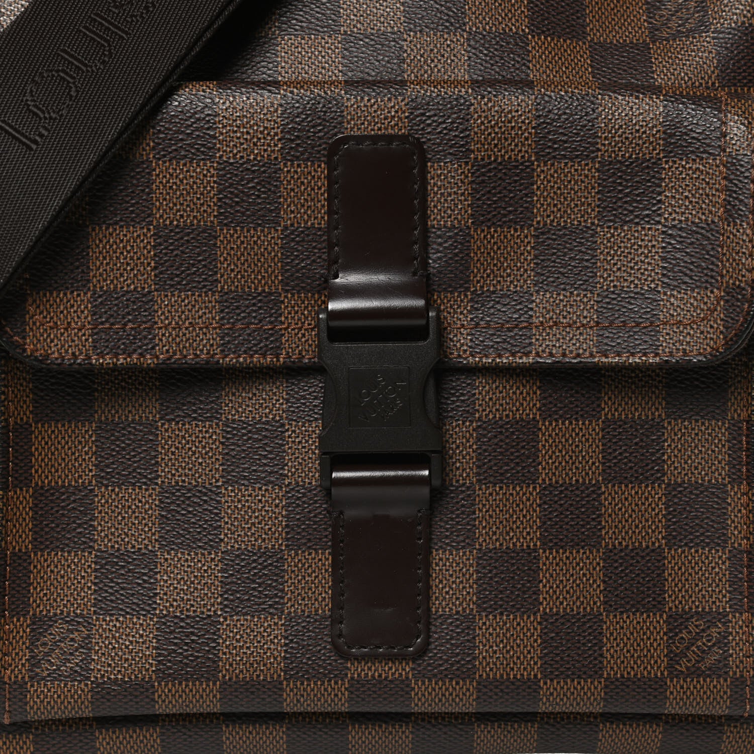 Louis Vuitton Damier Ebene Pochette Melville 8 of 14