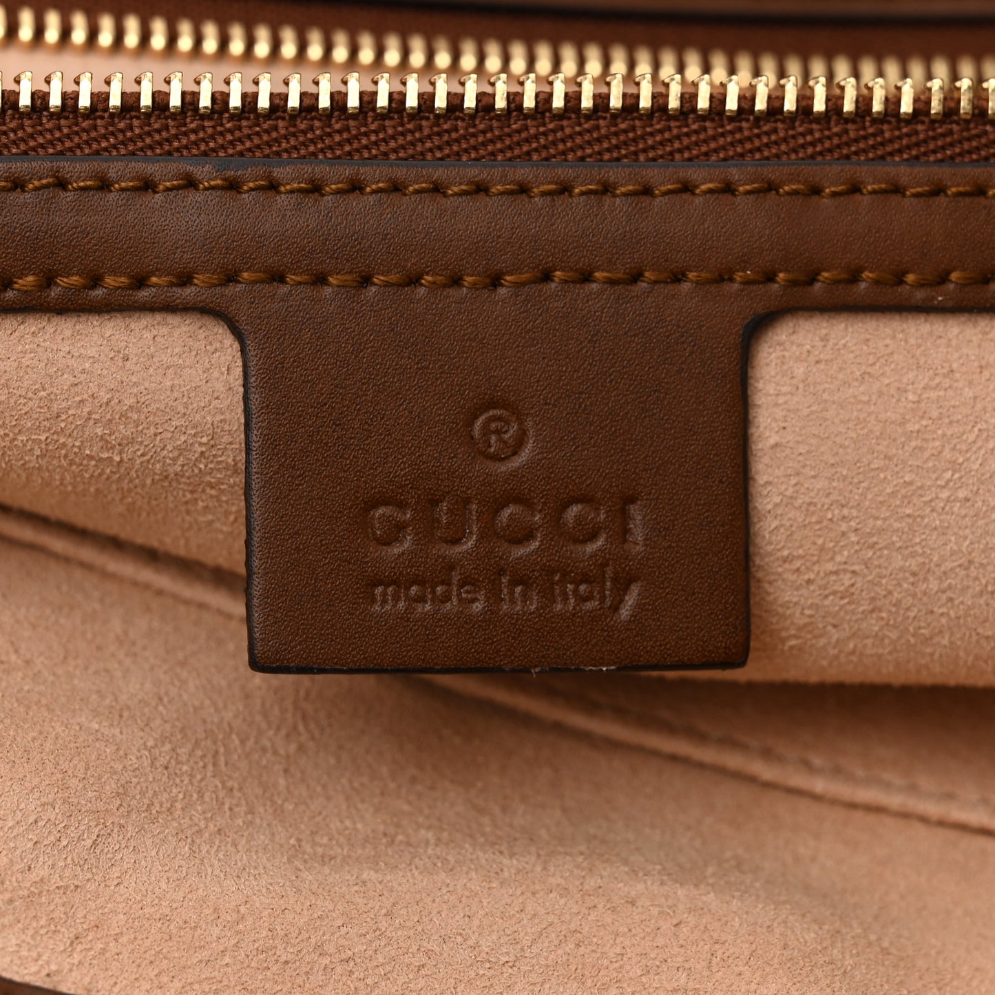 Soft GG Supreme Monogram Medium Crossbody Tote Beige Cuir