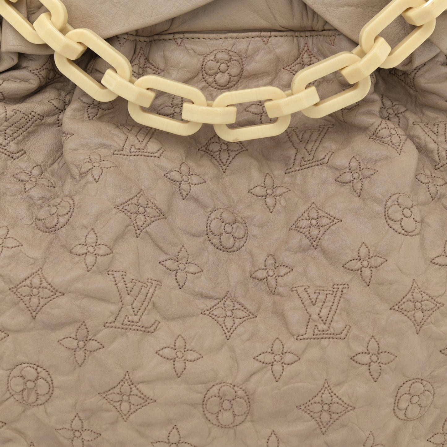 Lambskin Olympe Stratus GM Beige