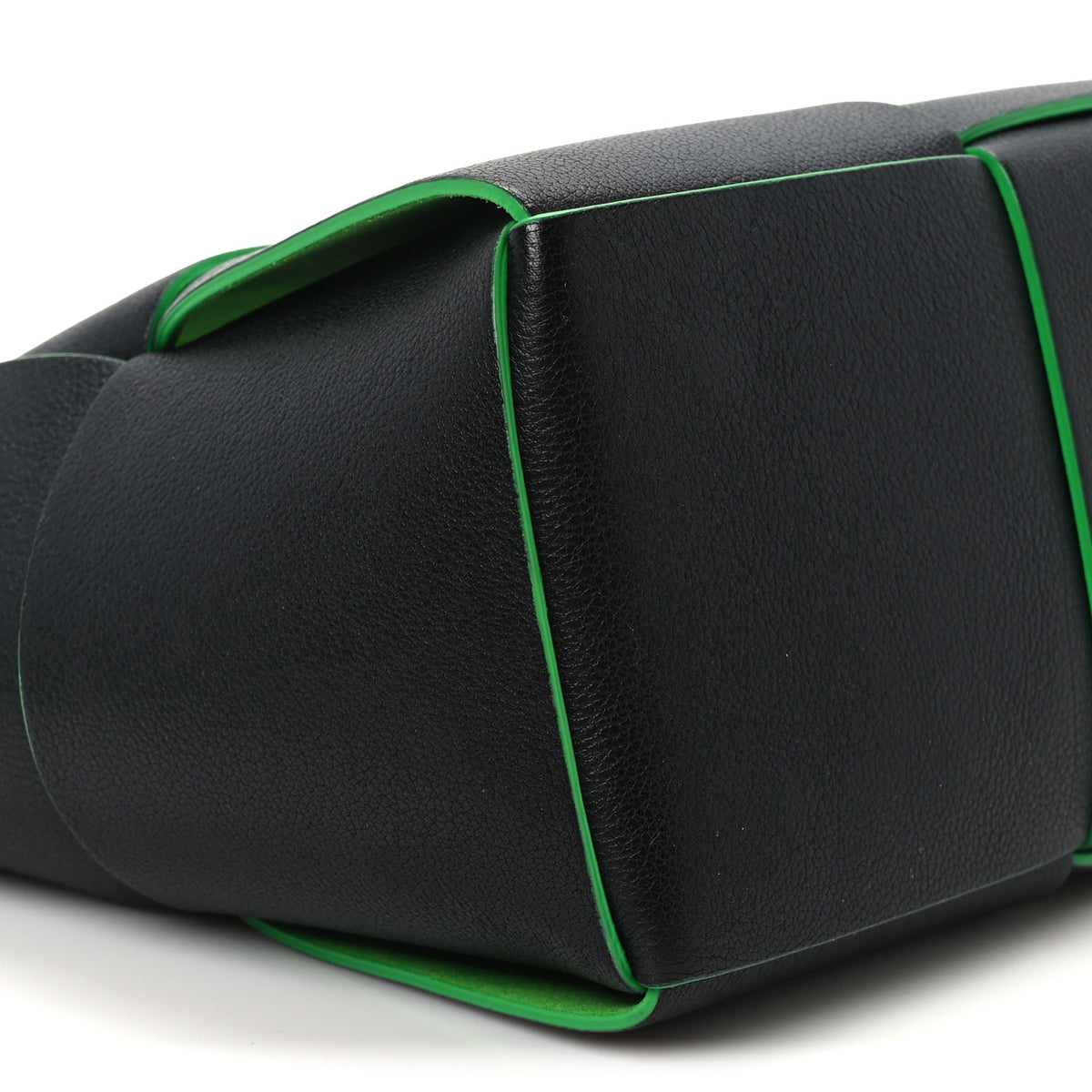 Calfskin Maxi Intrecciato Medium Arco Tote Black Parakeet