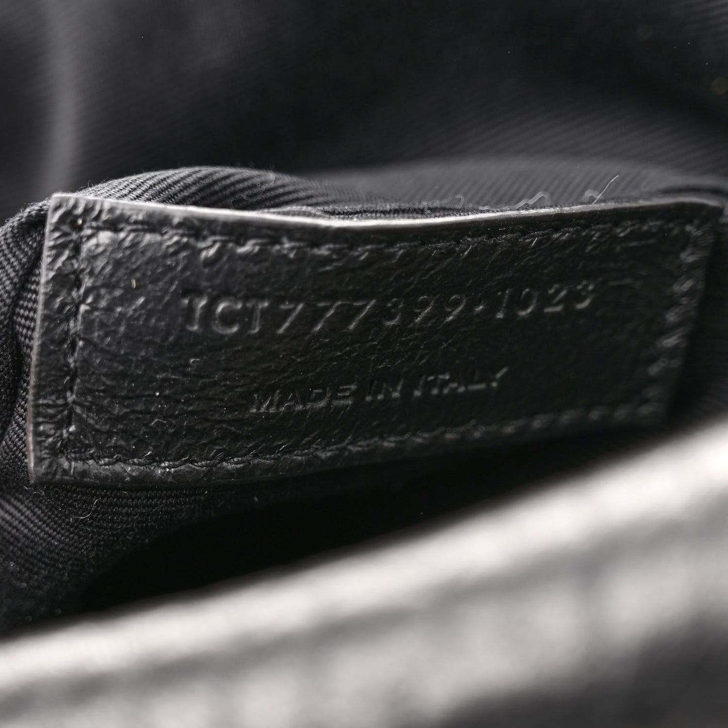 Grained Lambskin Large Calypso Black