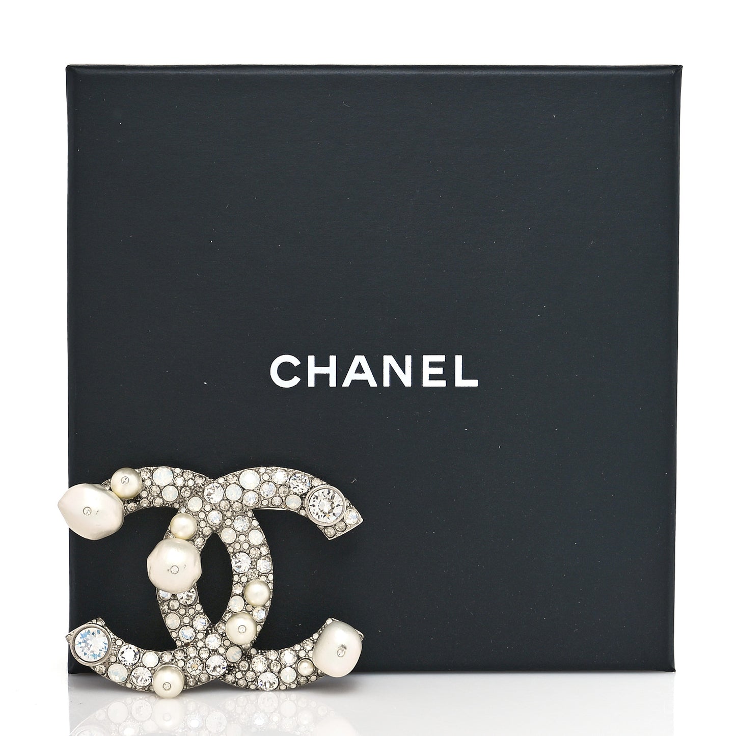 Pearl Crystal CC Mini Brooch Silver