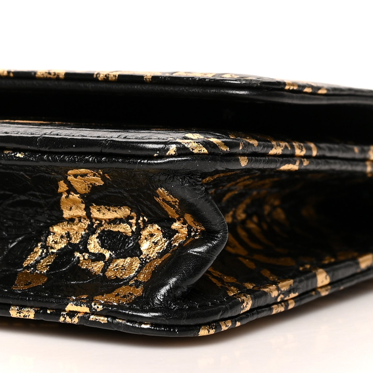 Calfskin Crocodile Embossed Graffiti 2.55 Cocodile Reissue Wallet On Chain WOC Black Gold