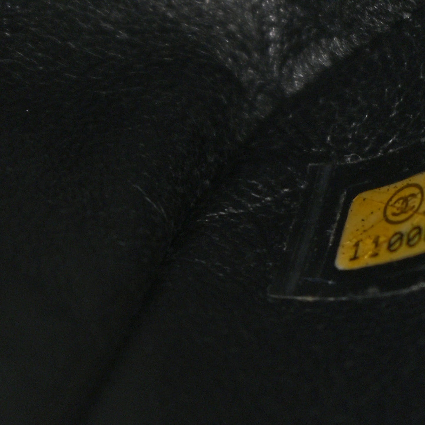 Caviar Quilted East West Flap Black