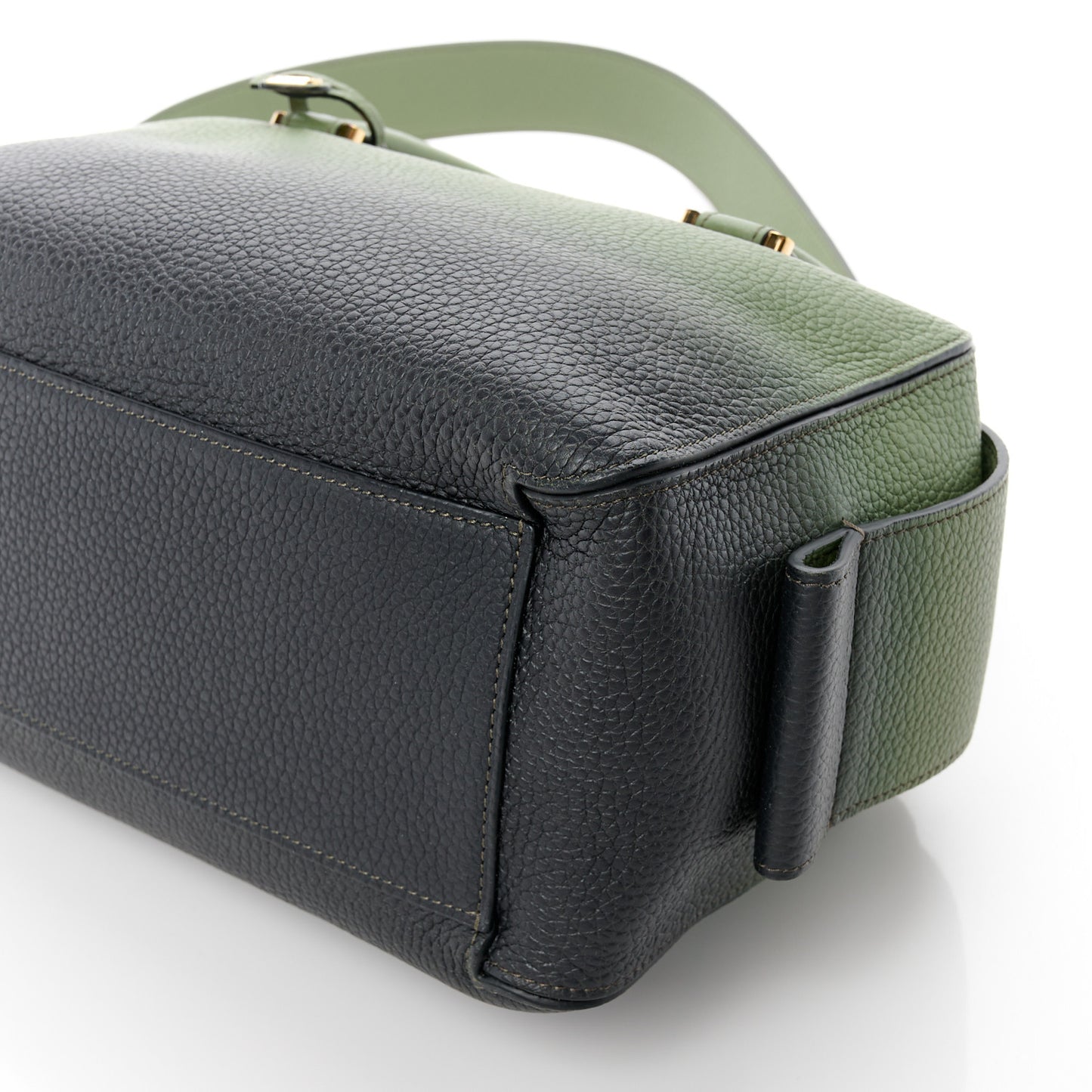 Grained Bullskin Gradient Cool Box MM Green Black