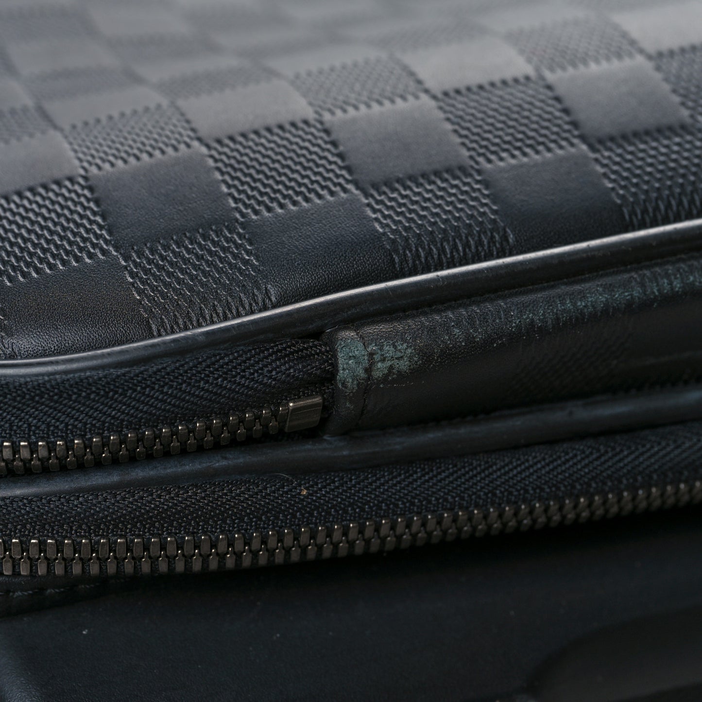Damier Infini Pegase 55 Business Onyx