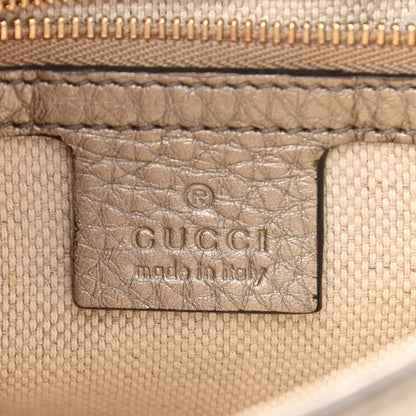 Gucci Metallic Pebbled Calfskin Medium Soho Flap Crossbody Golden Beige 6 of 11