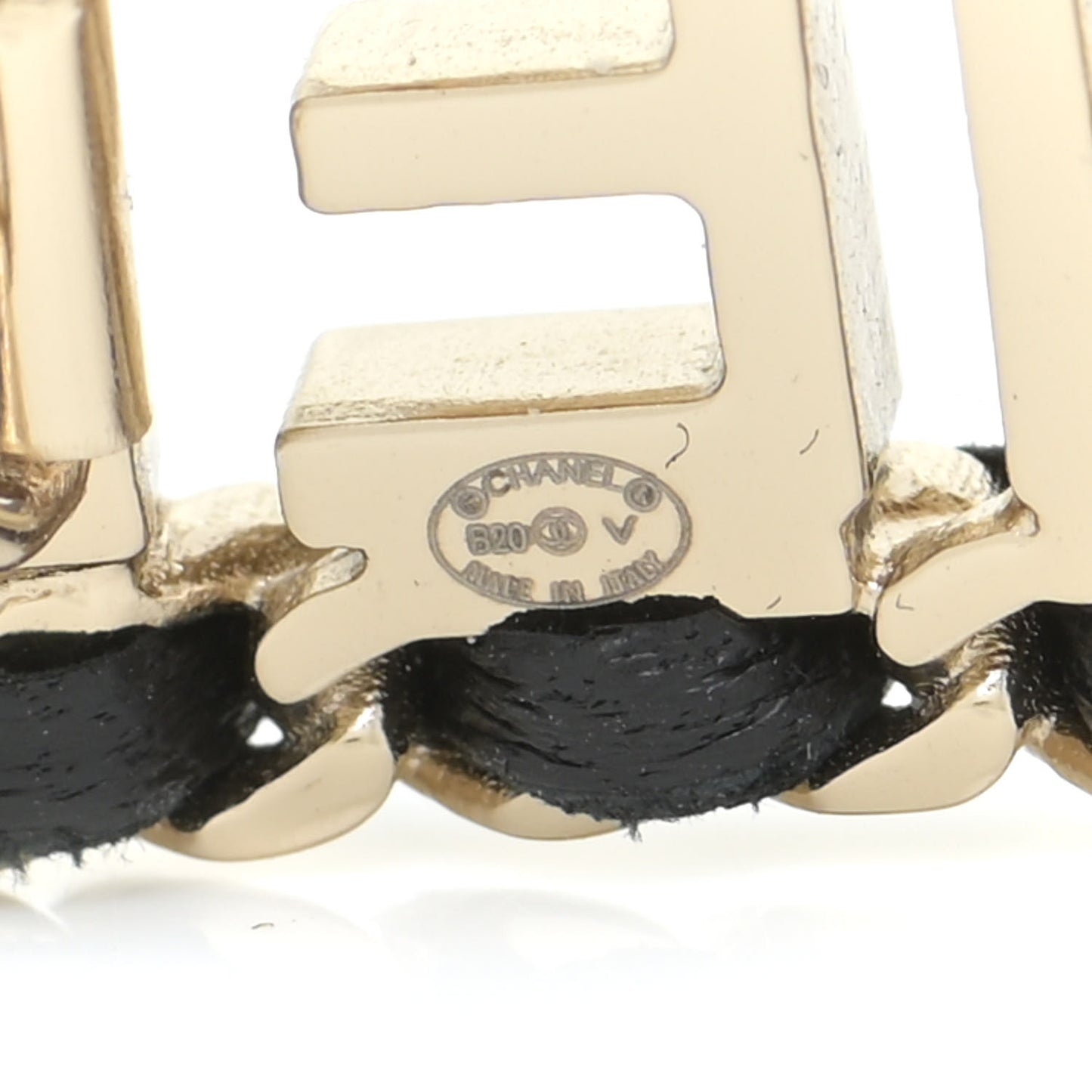 Metal Lambskin Vintage Allure Logo Hair Clip Black Gold