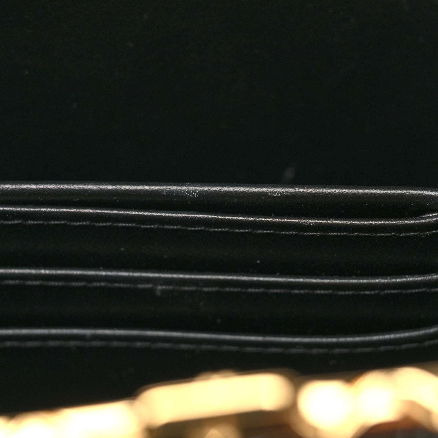Glazed Goatskin Quilted Box With Chain Black