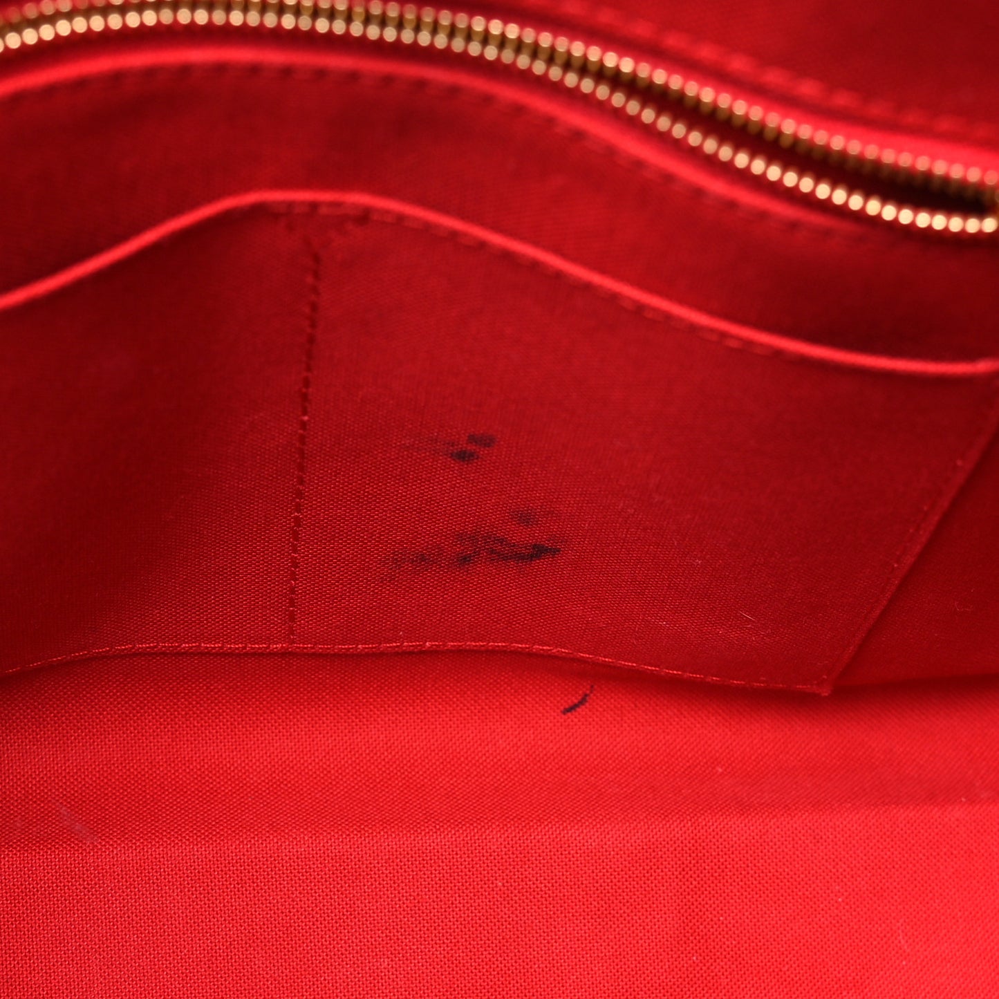 Reverse Monogram Giant Onthego MM