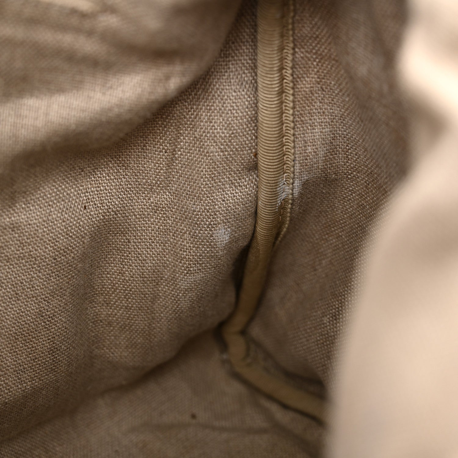 Gucci Microguccissima Medium Joy Boston Red 12 of 18