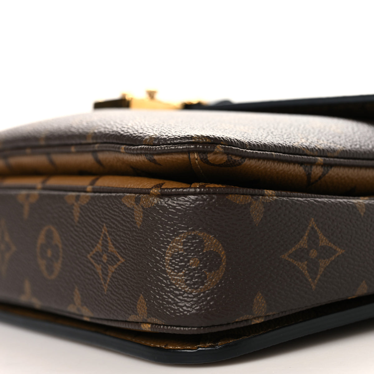 Reverse Monogram Pochette Metis