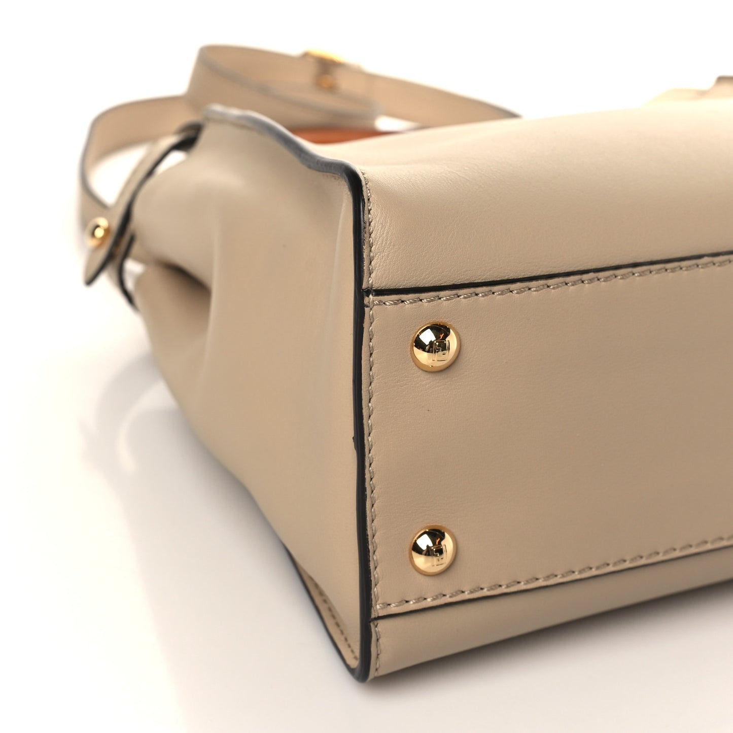 Vitello Seta Shiny Nappa Medium Peekaboo Iconic Satchel Deserto Mou