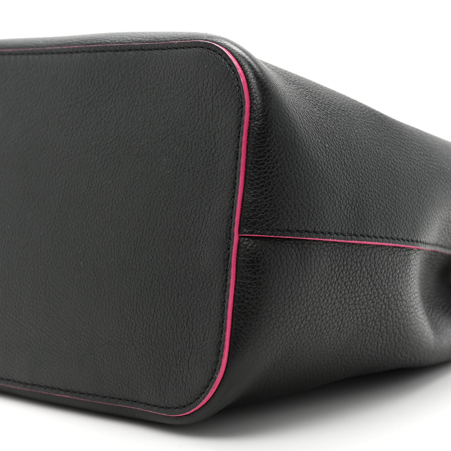 Calfskin Lockme Bucket Black