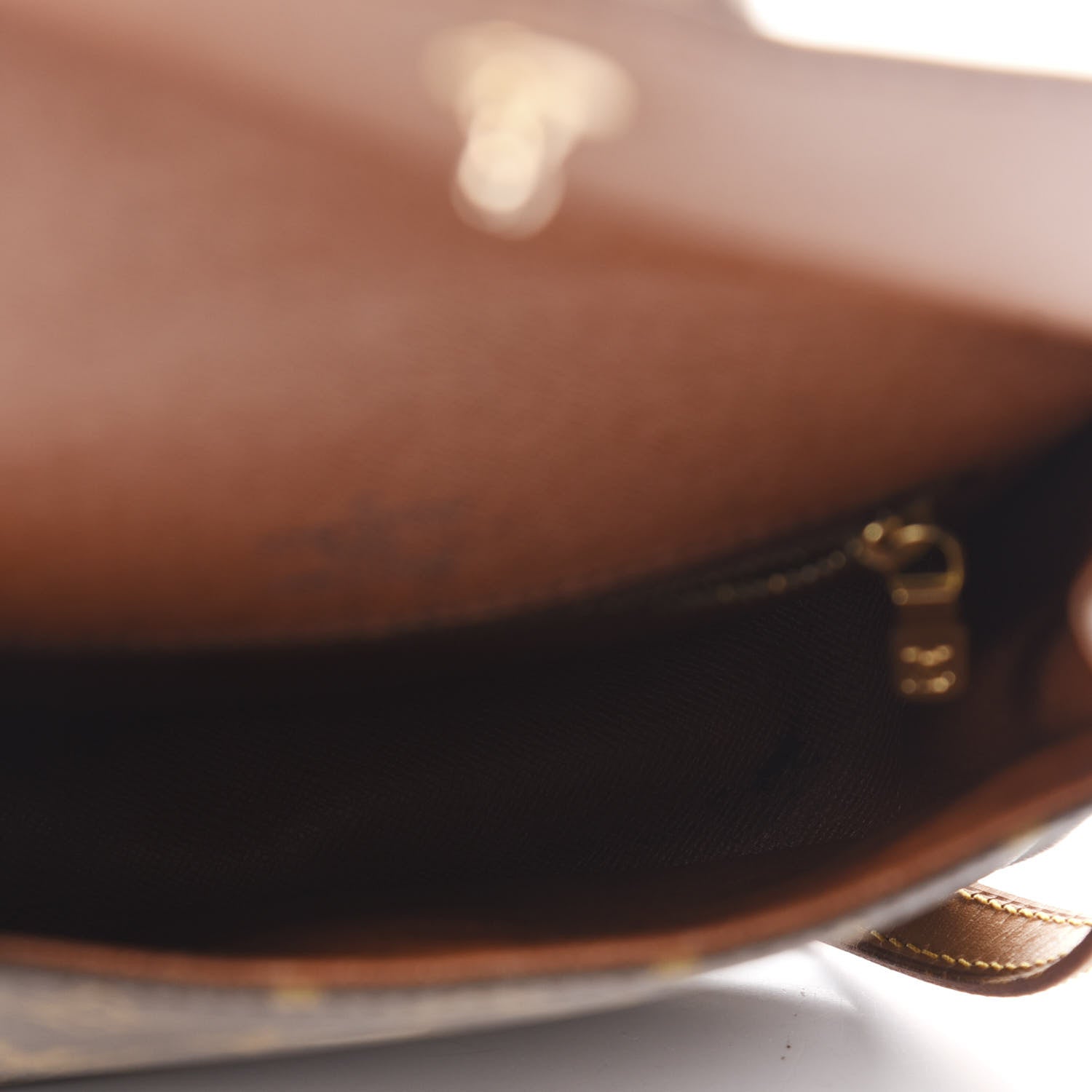 Louis Vuitton Monogram Saint Cloud MM 5 of 10