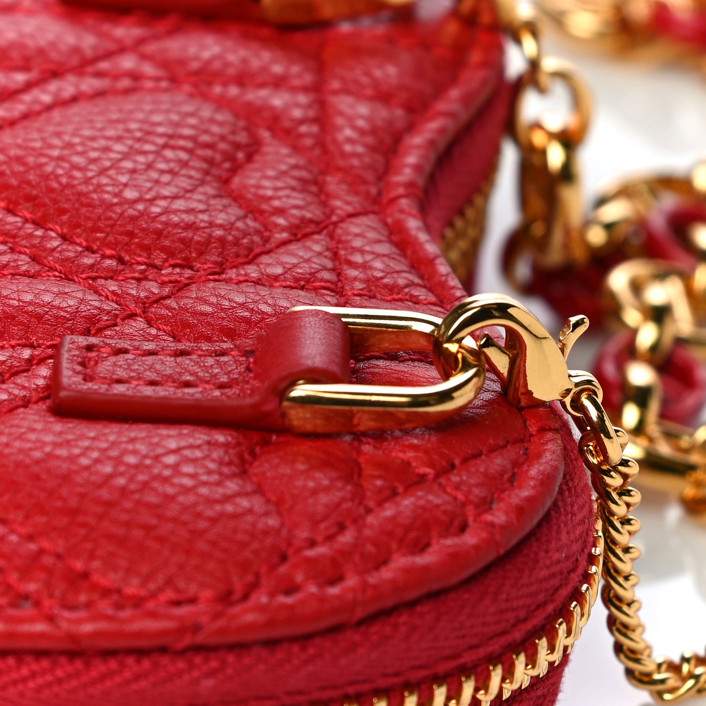 Calfskin Cannage Dioramour Caro Heart Pouch With Chain Bright Red