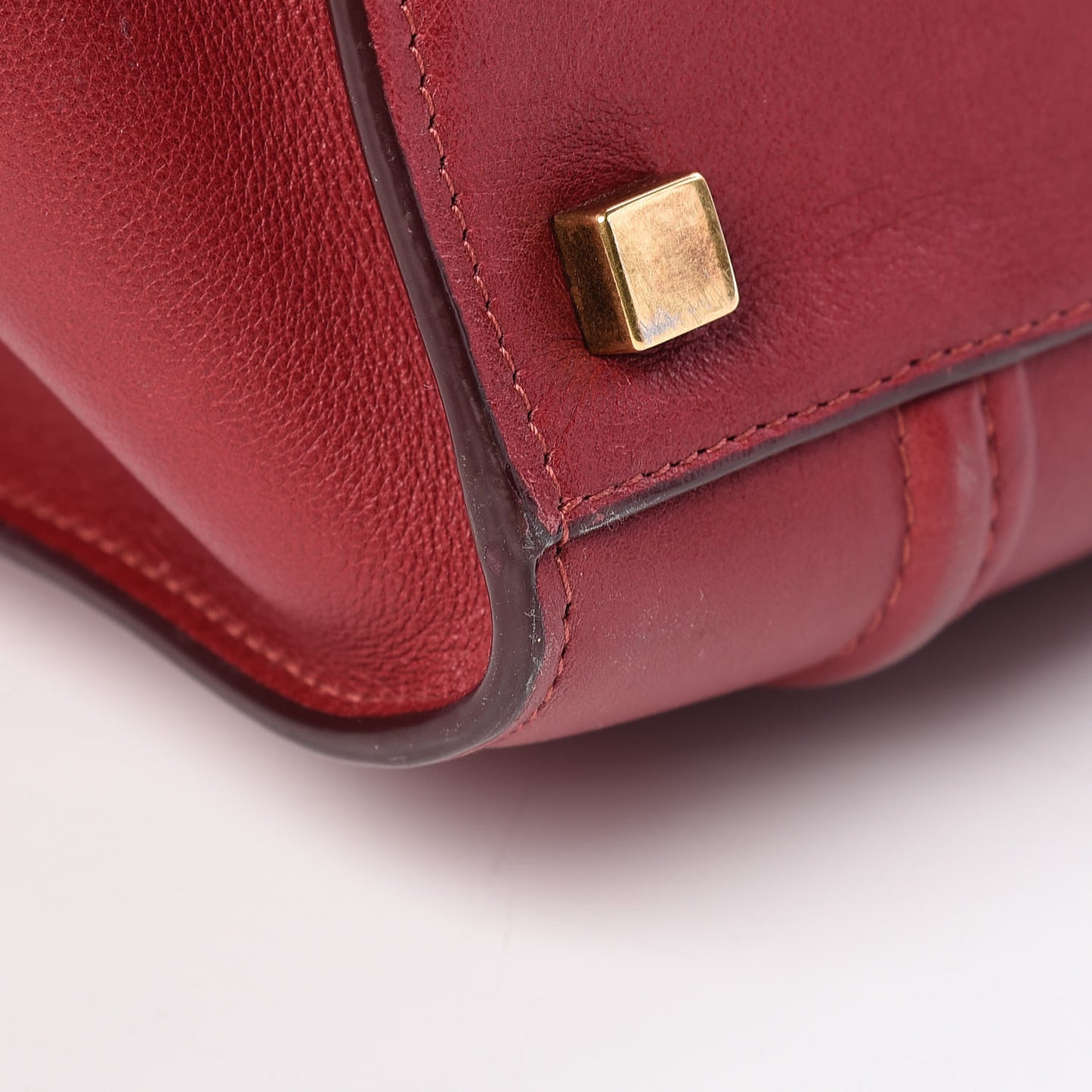 Supple Calfskin Medium Phantom Luggage Red