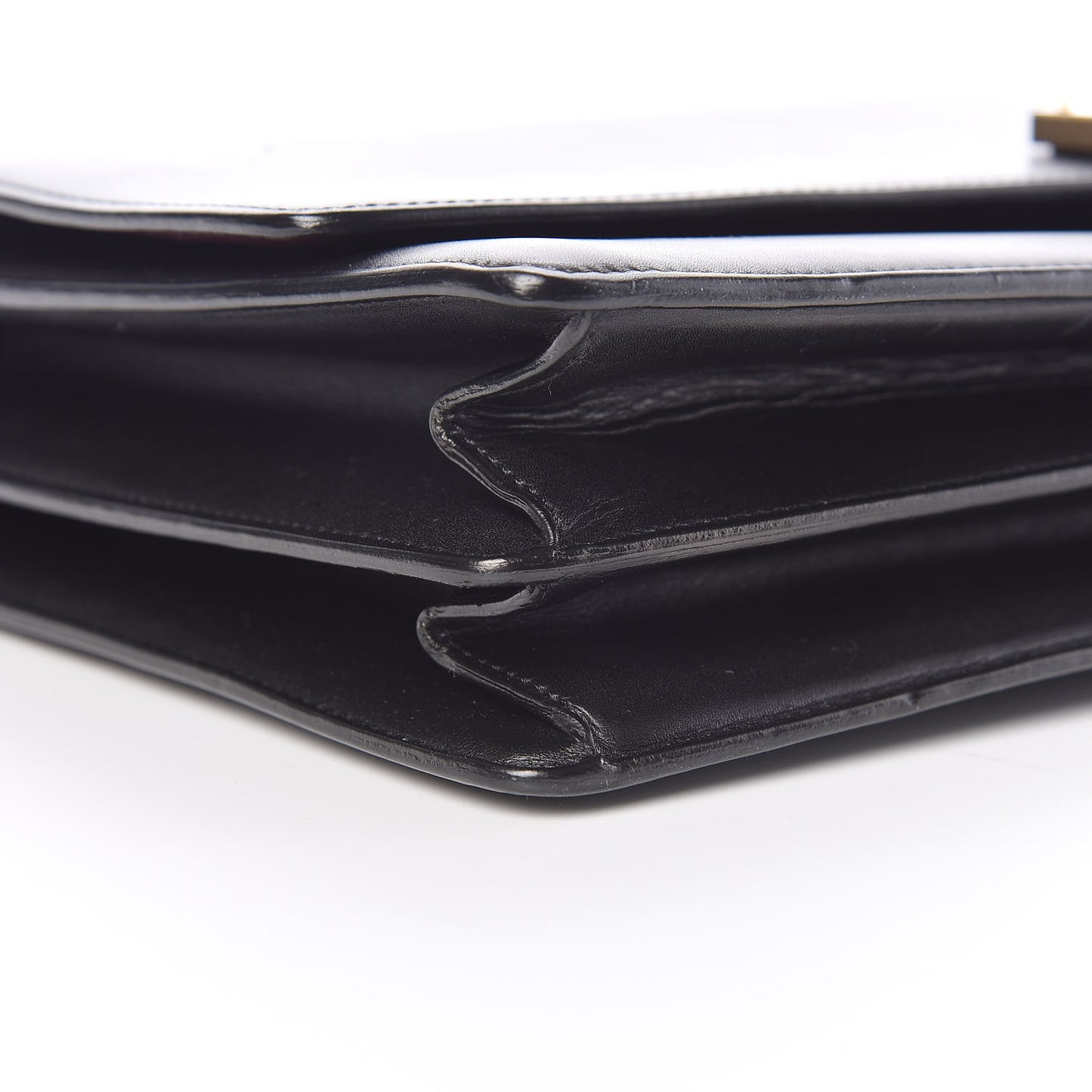 Smooth Calfskin Medium Case Chain Flap Black