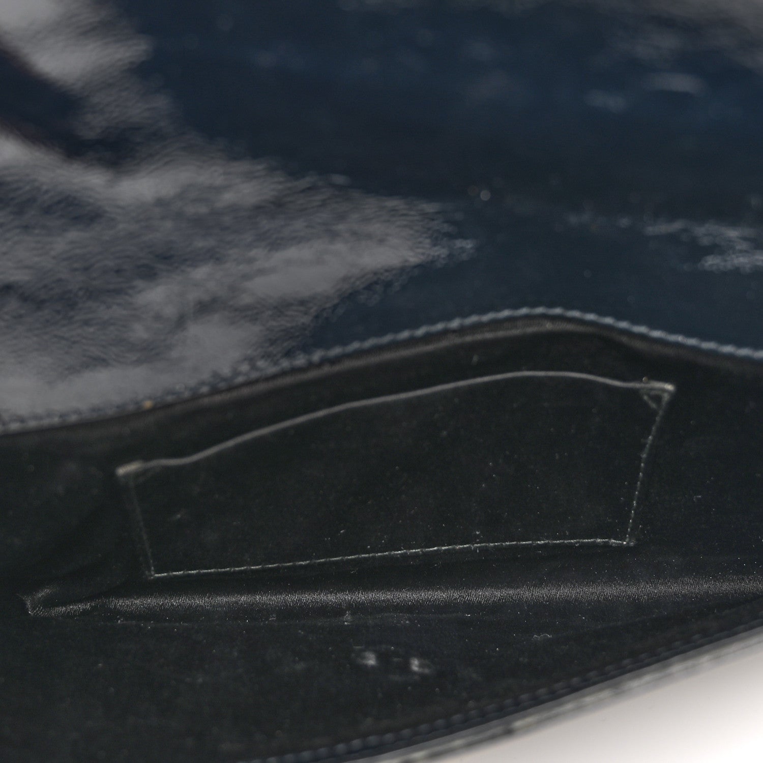 Saint Laurent Textured Patent Monogram Small Belle De Jour Clutch Black 5 of 7