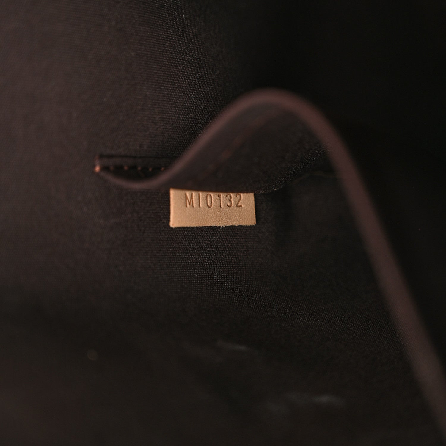 Louis Vuitton Vernis Alma GM Amarante 7 of 11