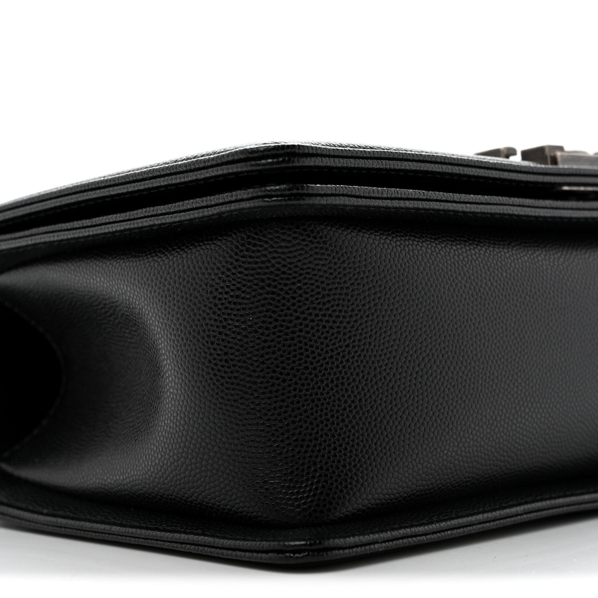Caviar Quilted Medium Boy Flap Black