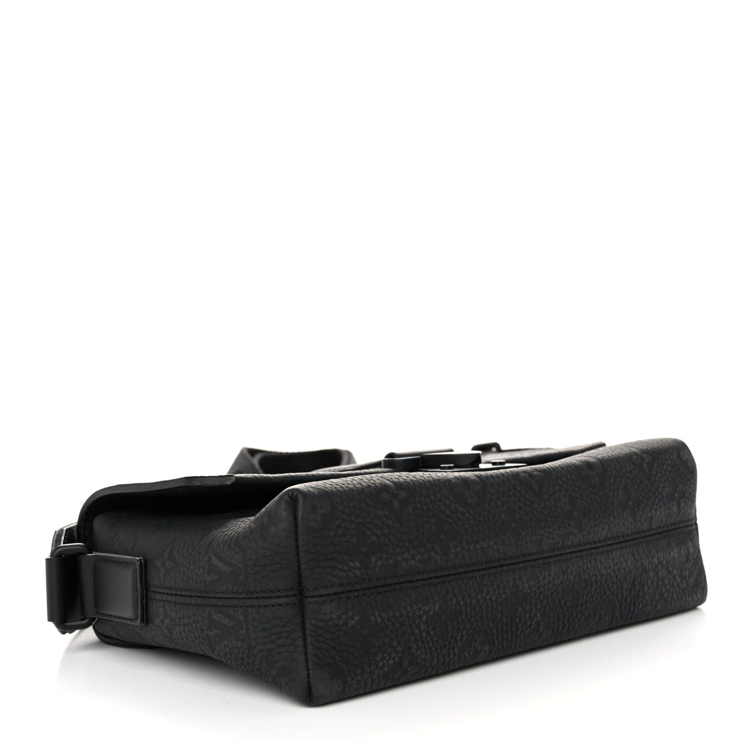 Taurillon Monogram S-Cape Messenger Black