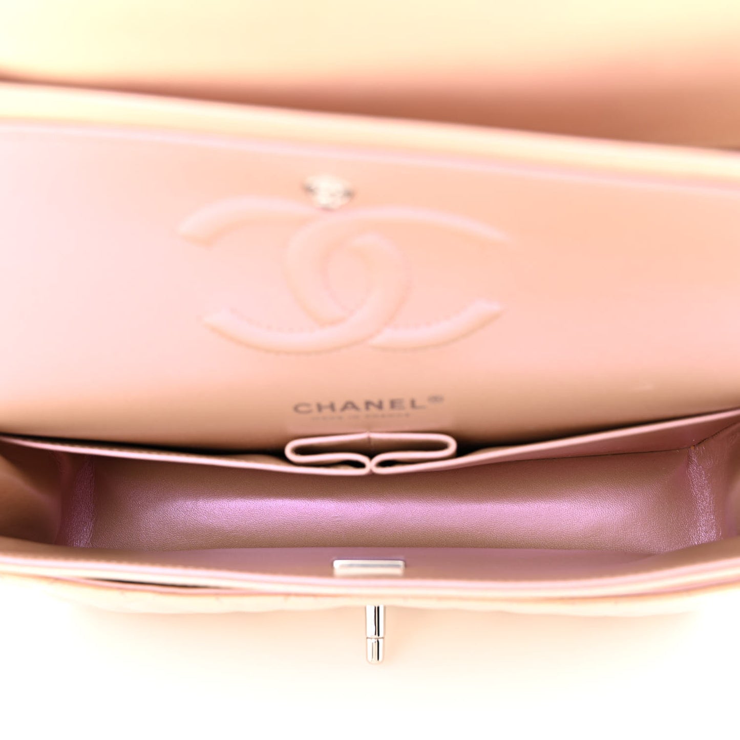 Iridescent Calfskin Quilted Medium Double Flap Pink