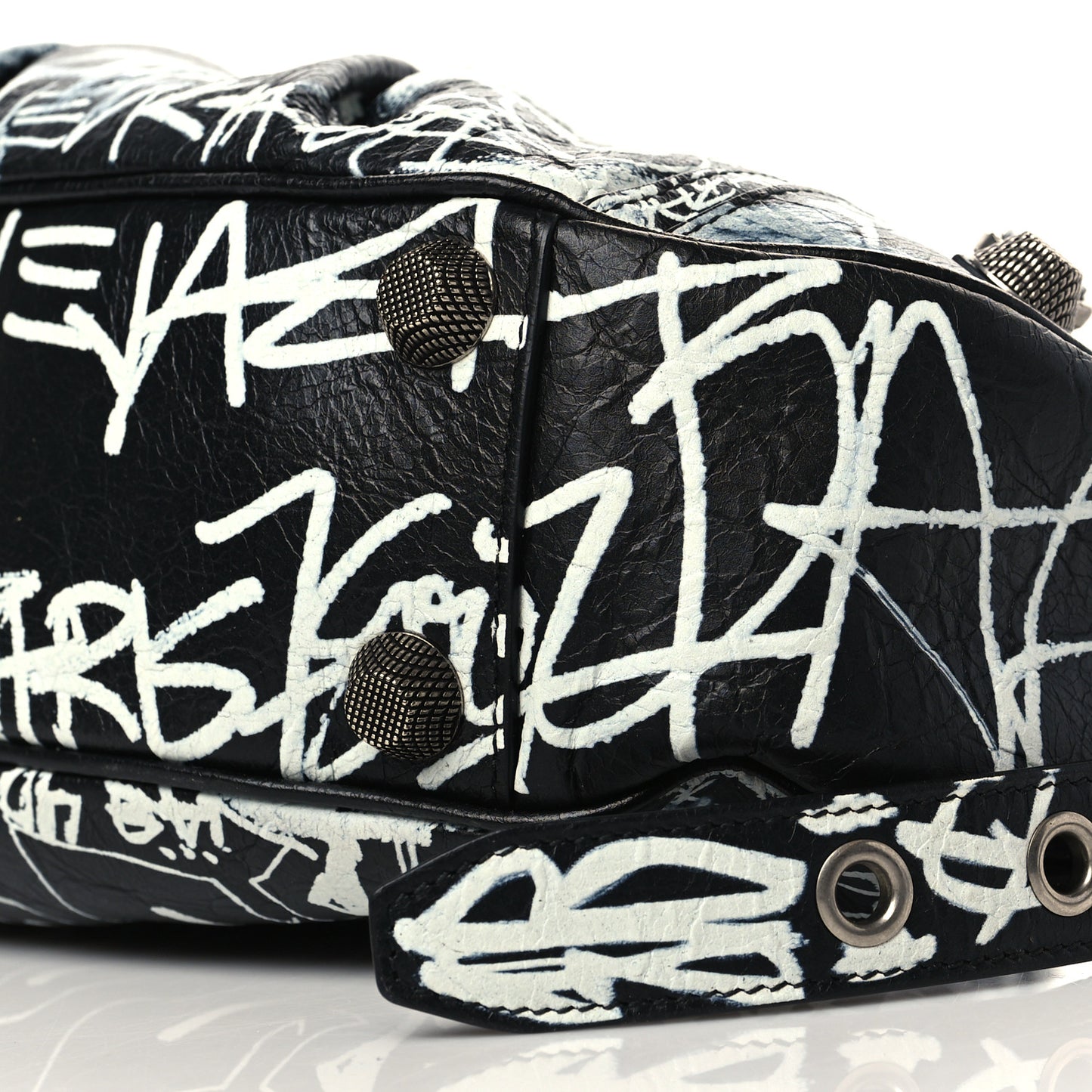 Agneau Arena Graffiti Small Le Cagole Shoulder Bag Black White