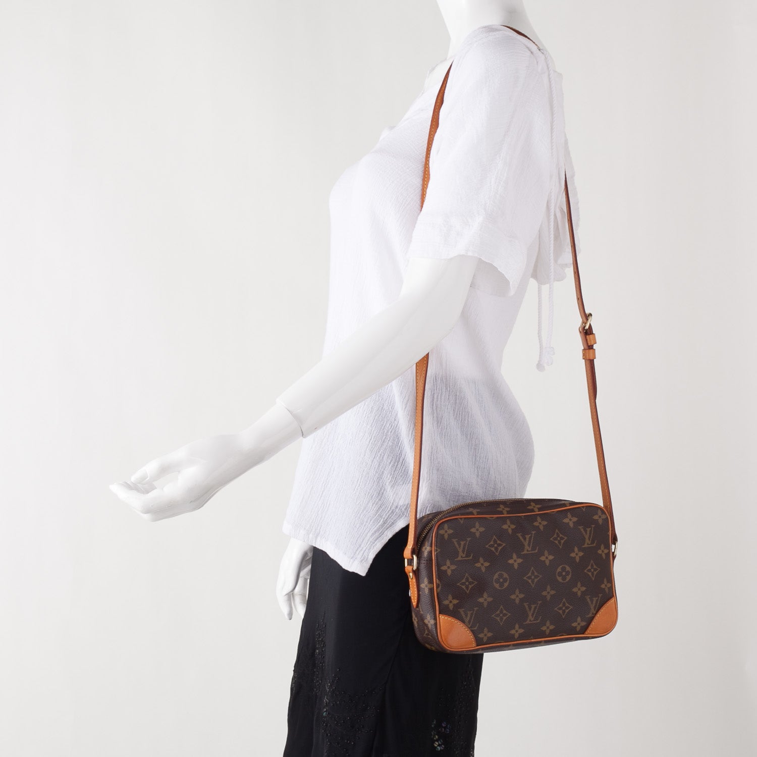 Louis Vuitton Monogram Trocadero 24 2 of 7