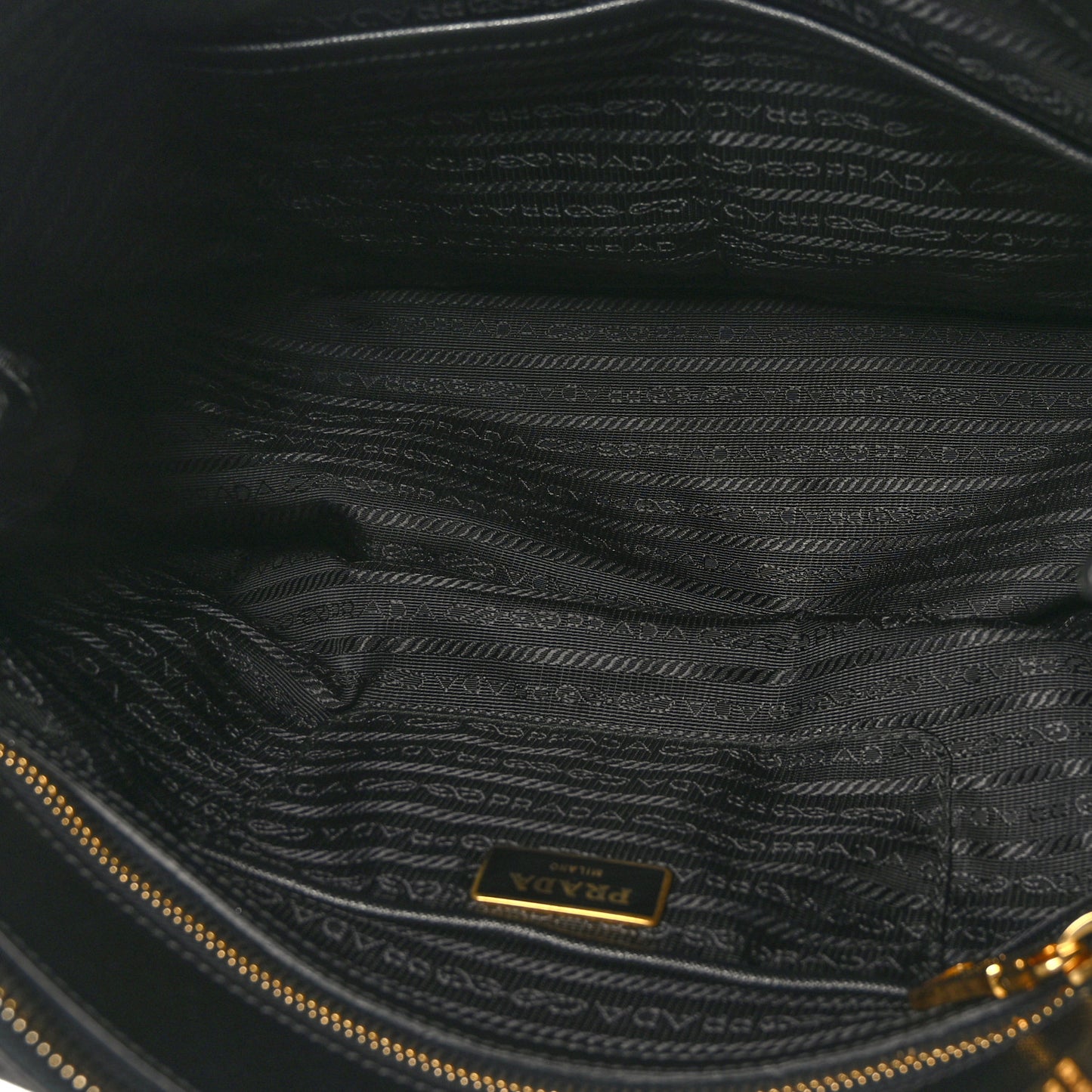 Saffiano Medium Galleria Double Zip Tote Black