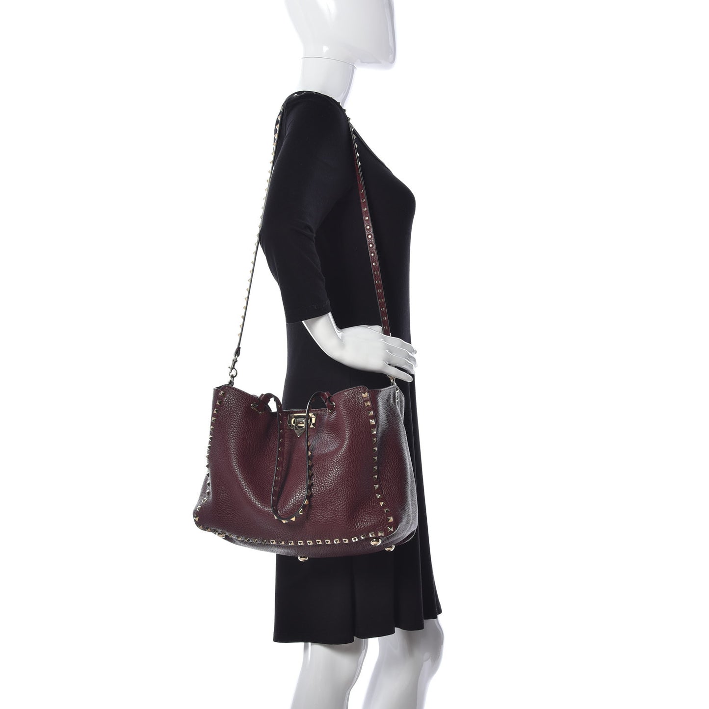 Pebbled Calfskin Medium Rockstud Tote Rubin