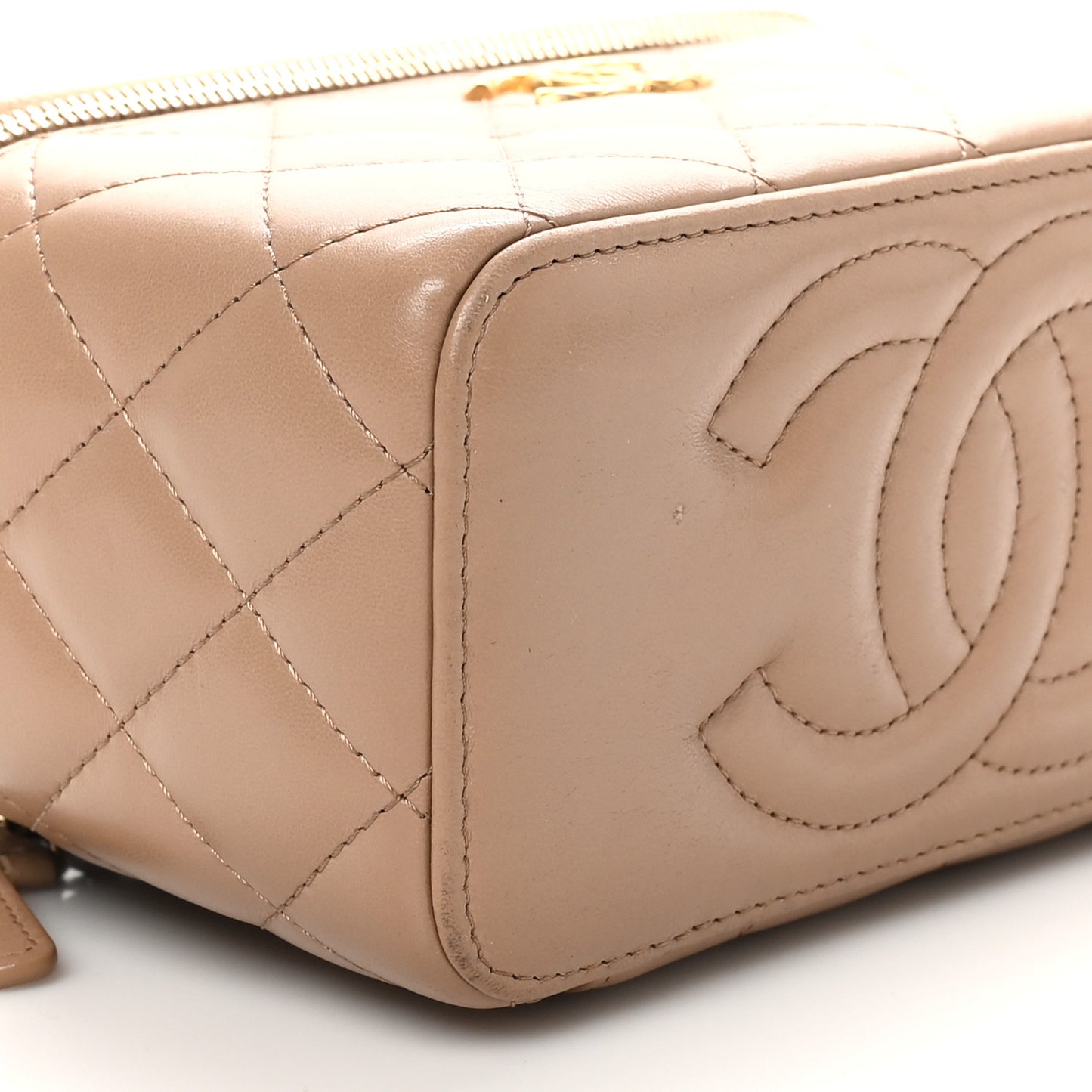 Lambskin Quilted Small Pillow Crush Vanity Case With Chain Beige