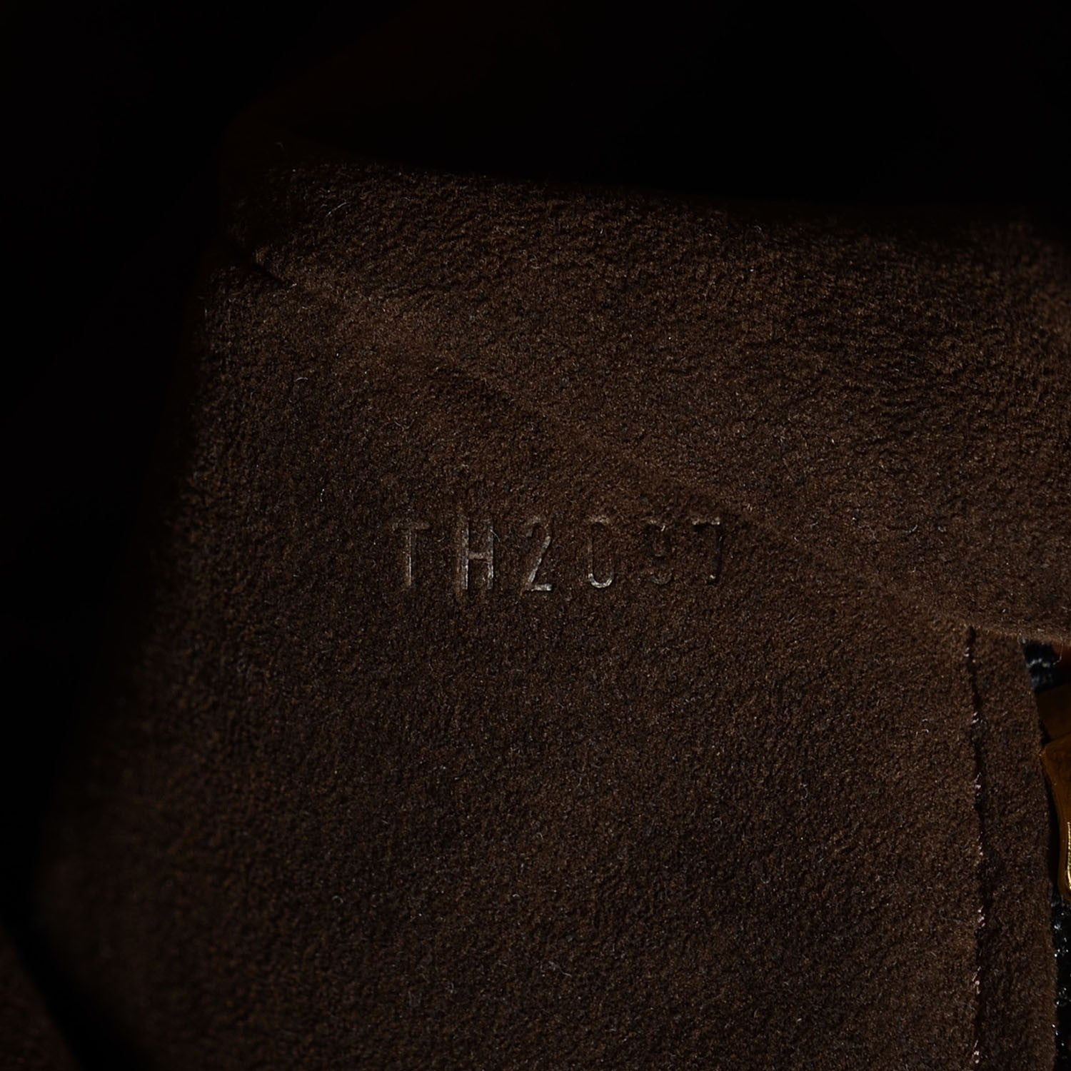 Louis Vuitton Mahina XL Black 7 of 7