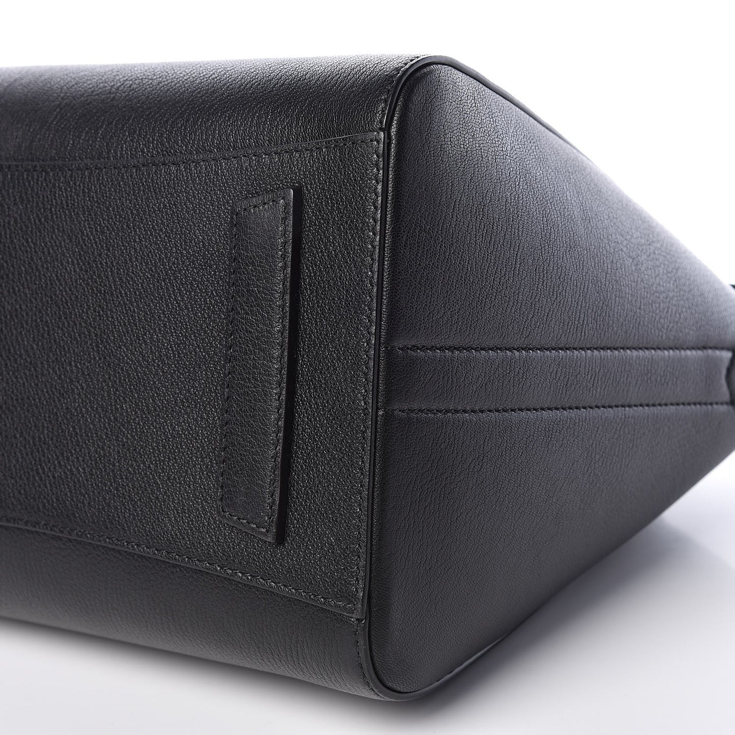 Sugar Goatskin Medium Antigona Black