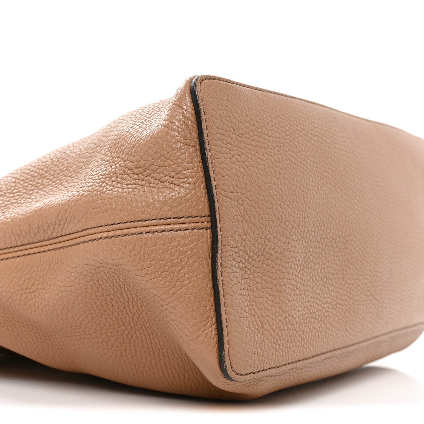 Pebbled Calfskin Large Soho Hobo Camelia