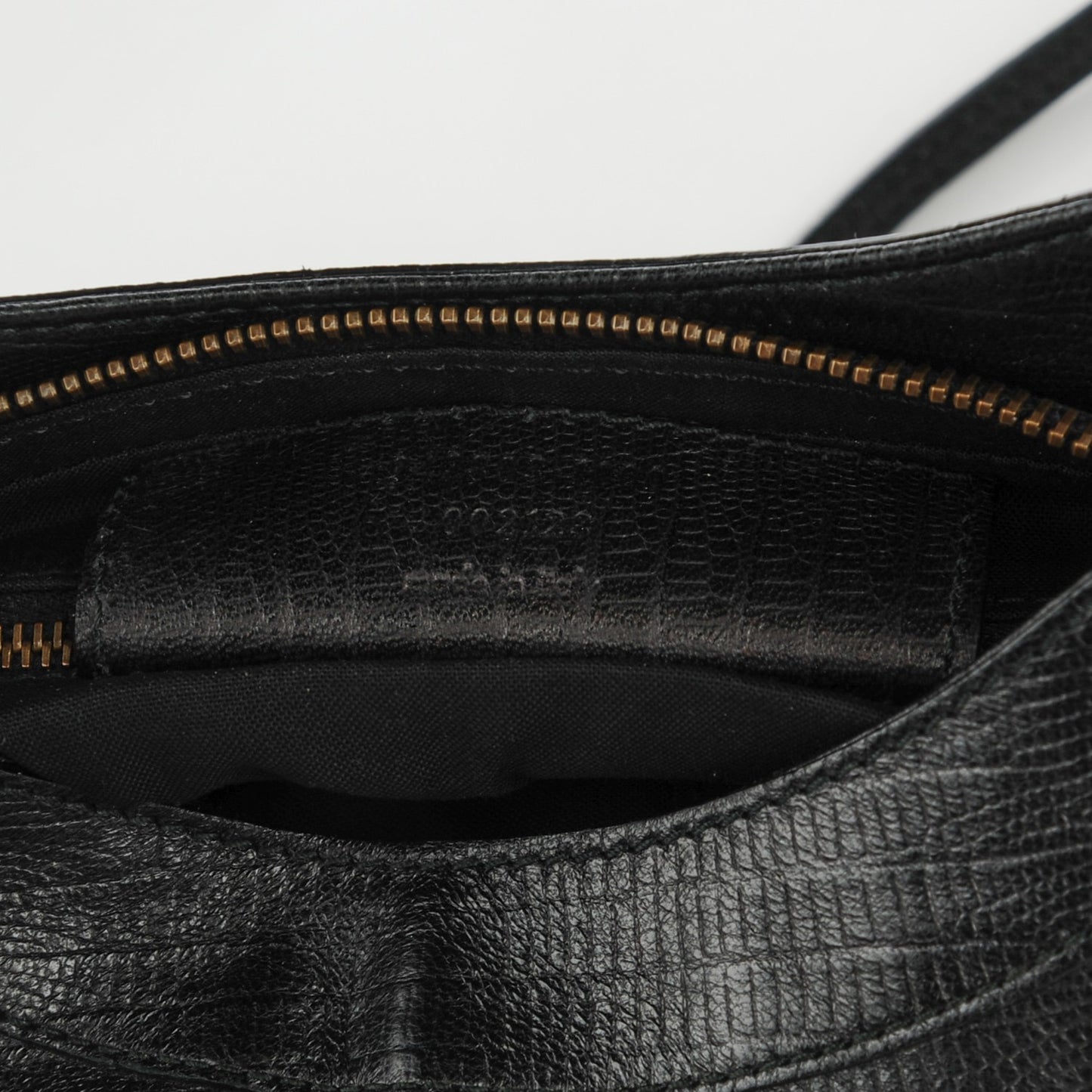Agneau Lizard Embossed Classic Hardware Hip Black
