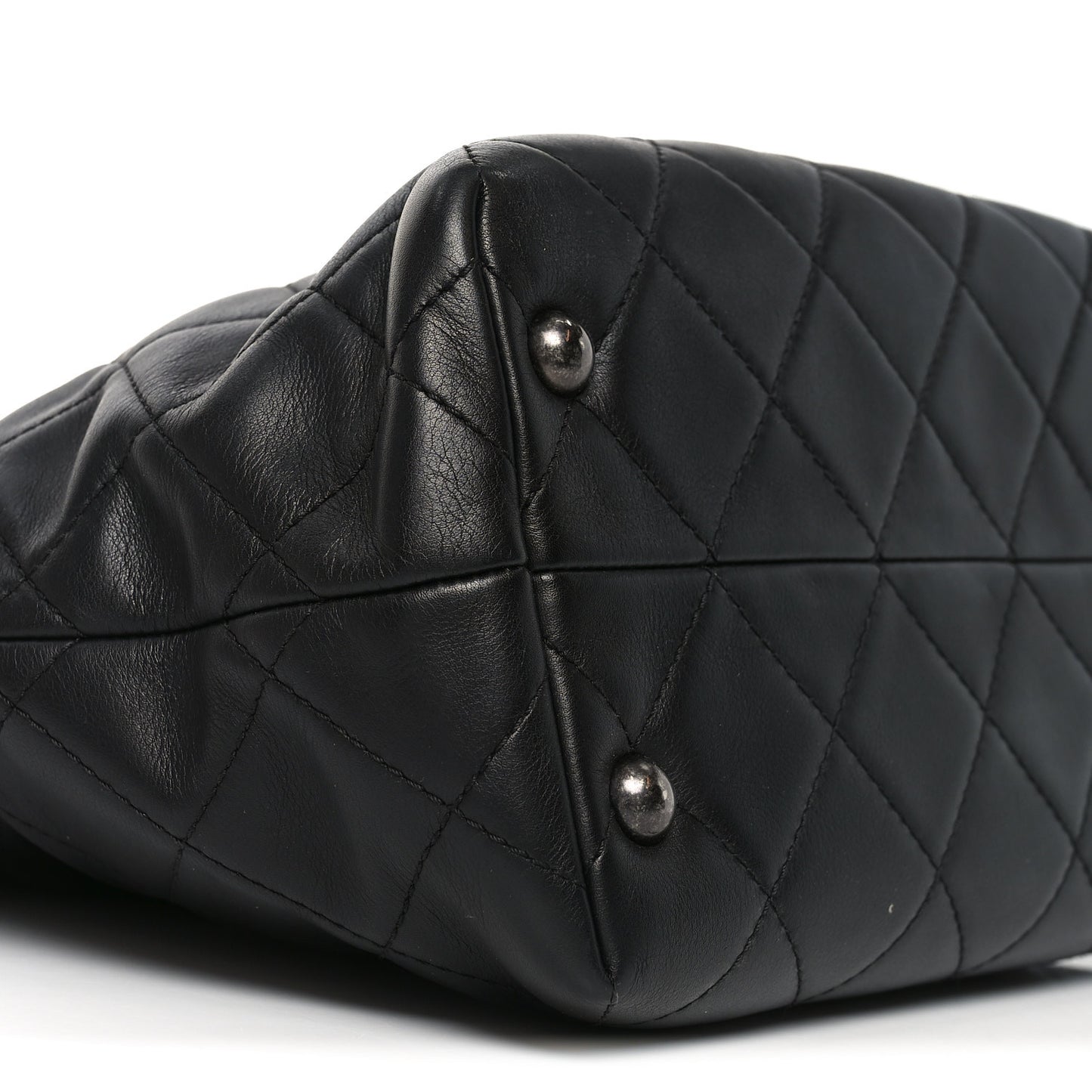Calfskin Quilted Large Shopping In Chains Tote Black