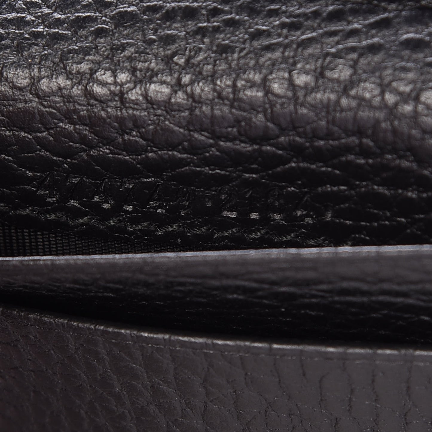 Pebbled Calfskin GG Marmont Card Case Black