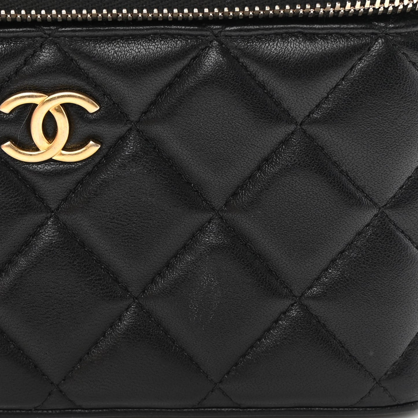 Lambskin Quilted Small Top Handle Vanity Case With Chain Black