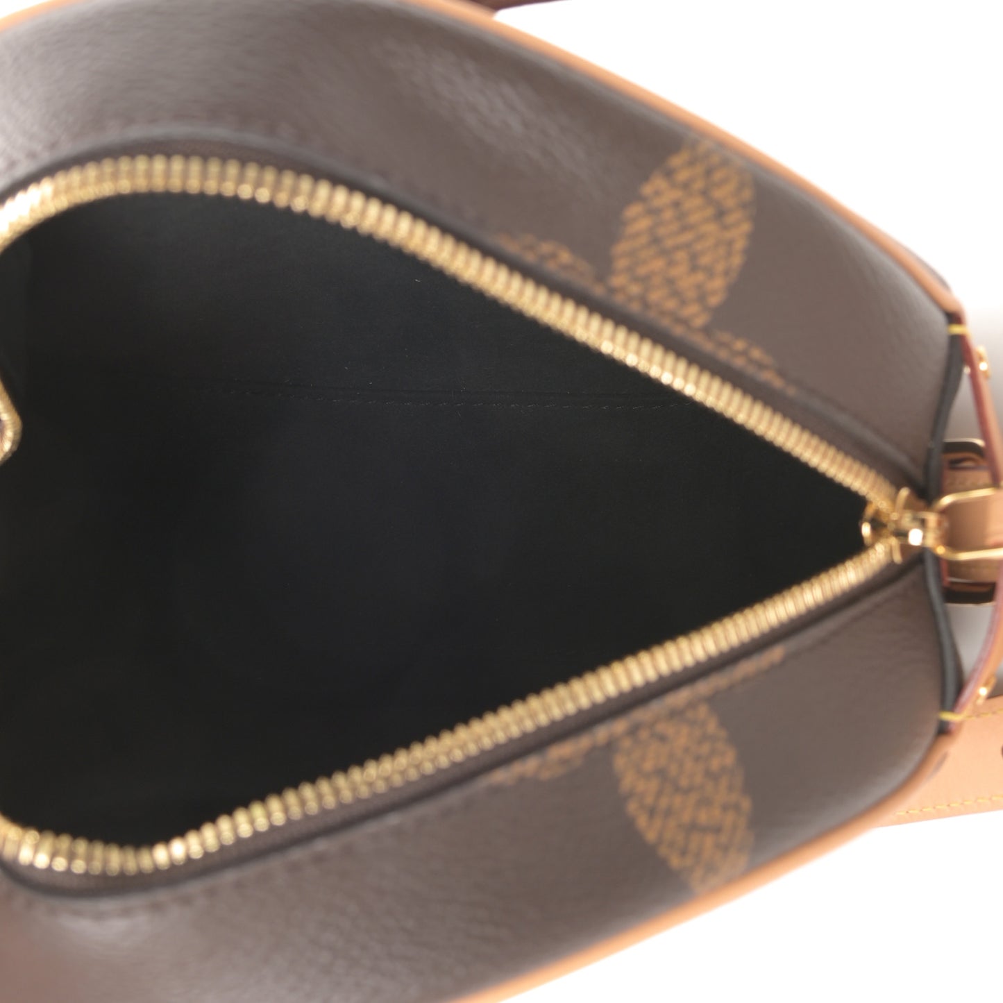Reverse Monogram Giant Boite Chapeau Souple