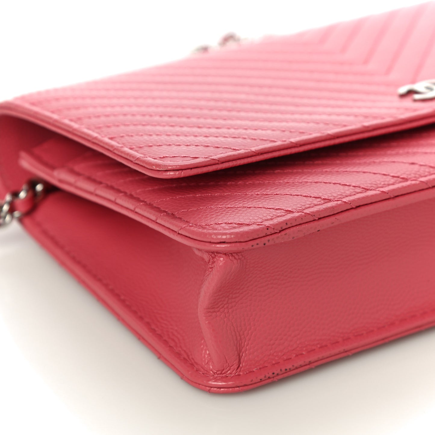 Caviar Chevron Quilted Wallet On Chain WOC Pink