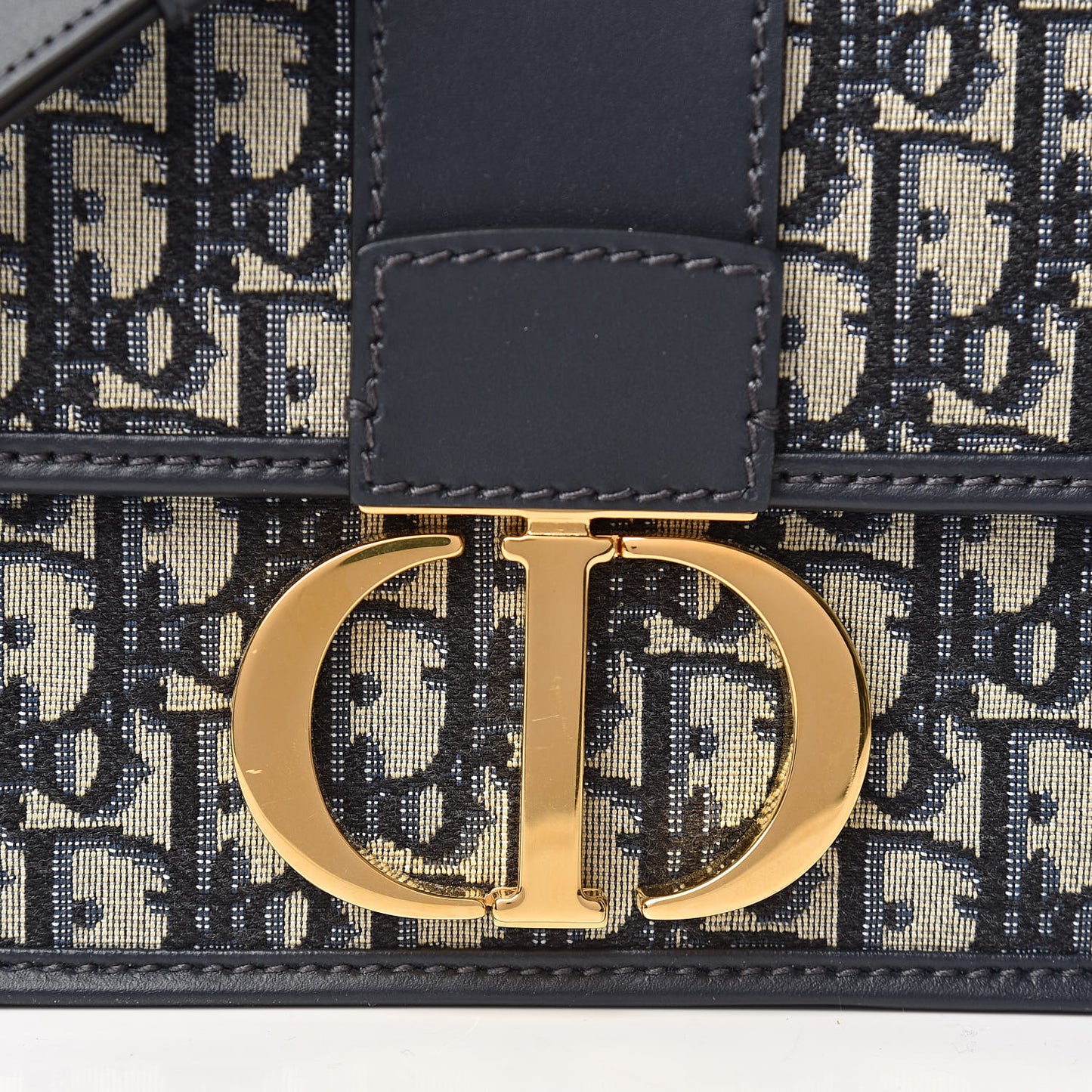 Oblique 30 Montaigne Flap Bag Blue