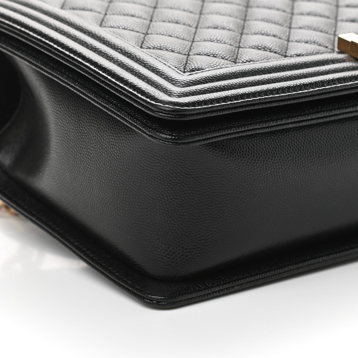 Caviar Quilted New Medium Boy Flap Black