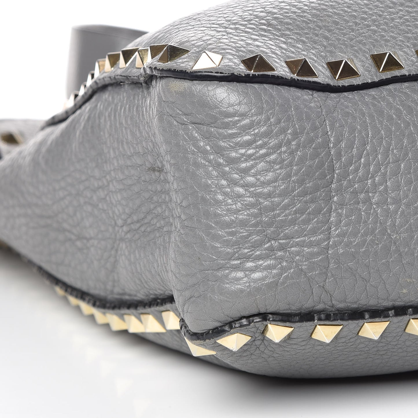 Pebbled Calfskin Large Rockstud Flip-Lock Messenger Bag Grigio Perla