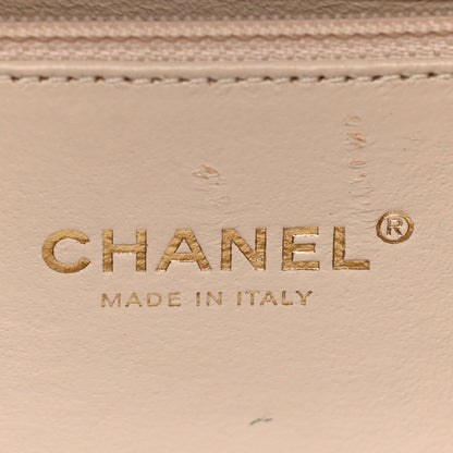 Chanel Caviar Quilted Medium CC Filigree Vanity Case White 8 of 18